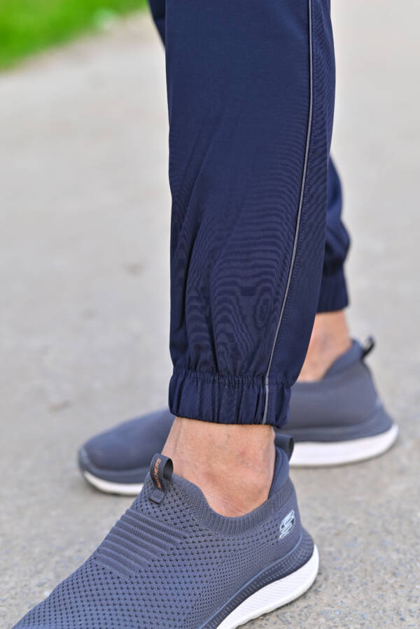 Premium Micro Stretch Fiber Trouser 💯 Imported - Image 4
