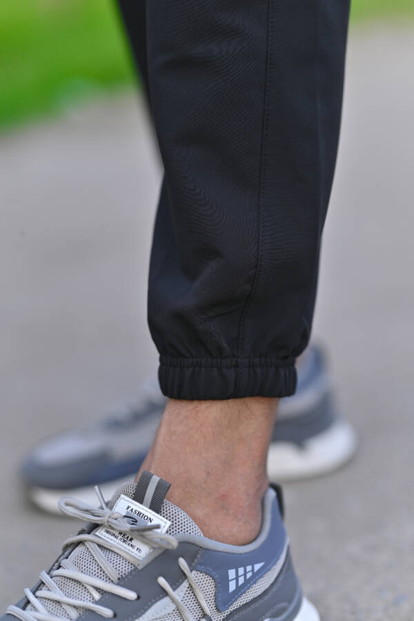 Premium Terry Cargo Imported Trousers 💯 - Image 4